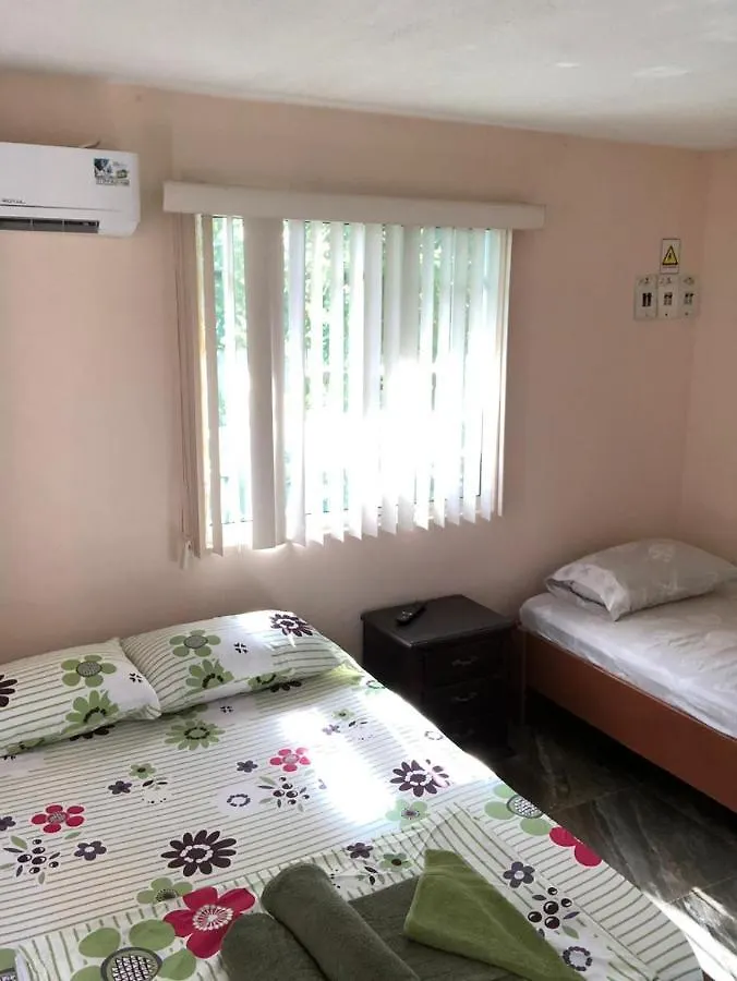 Apartamento Turistico Eisamar San Andres  Inn San Andres (San Andres and Providencia Islands)